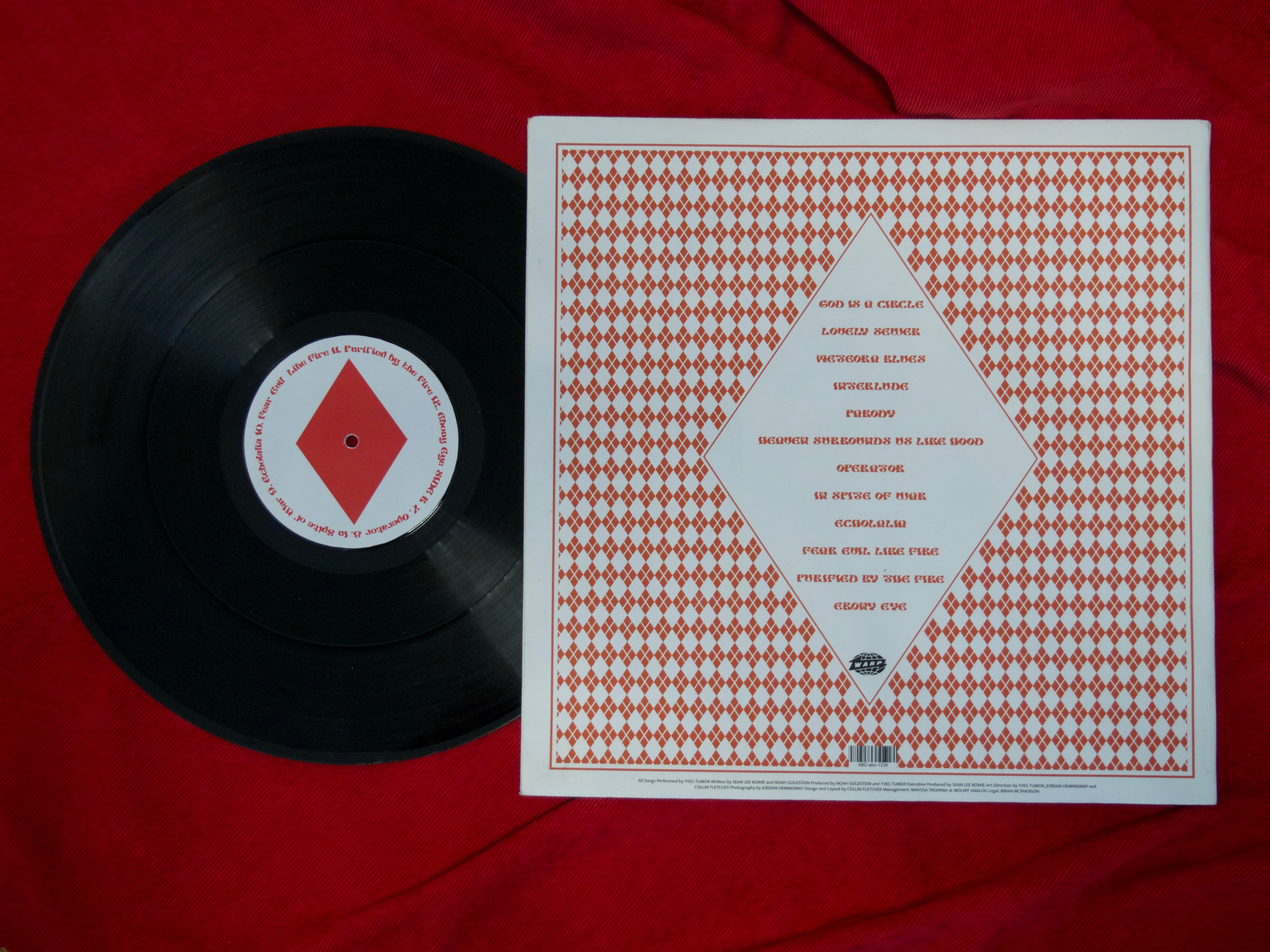 Portfolio website of Isabella Rey - designer focusing on visual storytelling, CGI and graphic design.