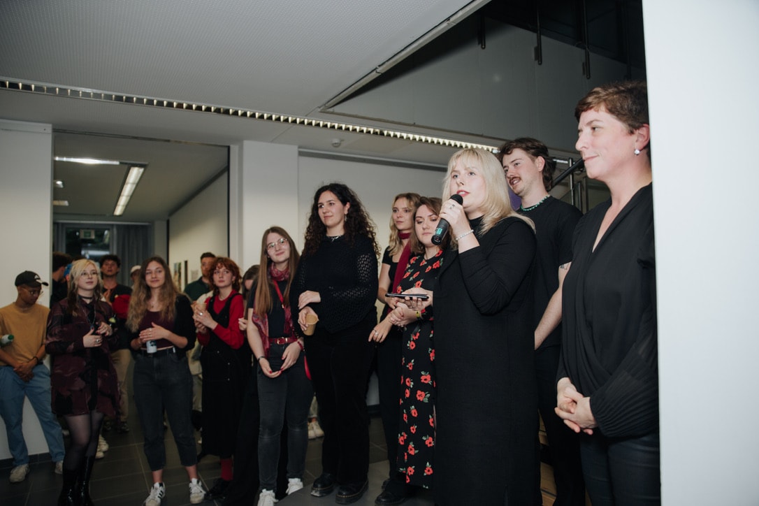 Portfolio website of Isabella Rey - designer focusing on visual storytelling, CGI and graphic design.