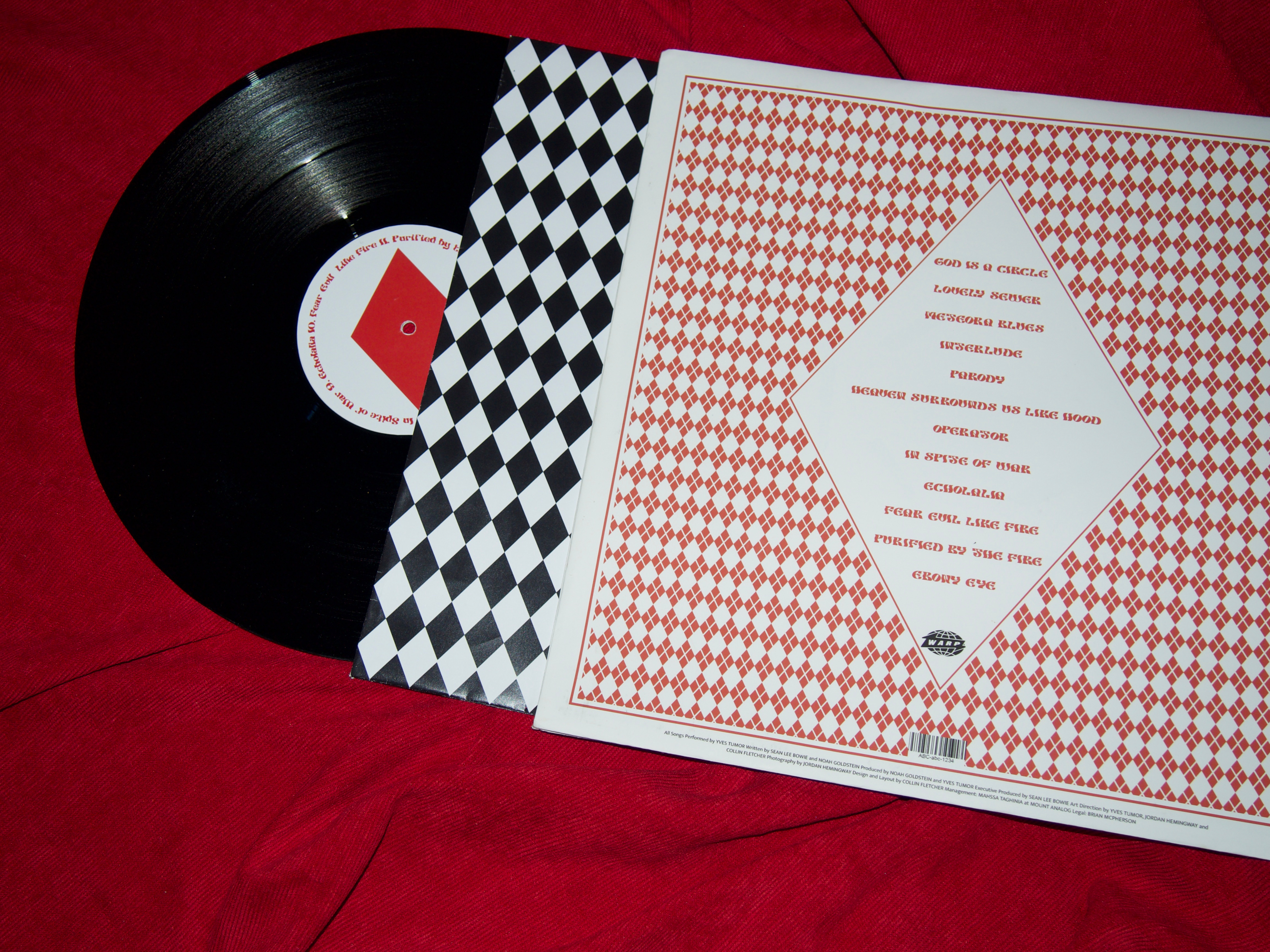 Portfolio website of Isabella Rey - designer focusing on visual storytelling, CGI and graphic design.